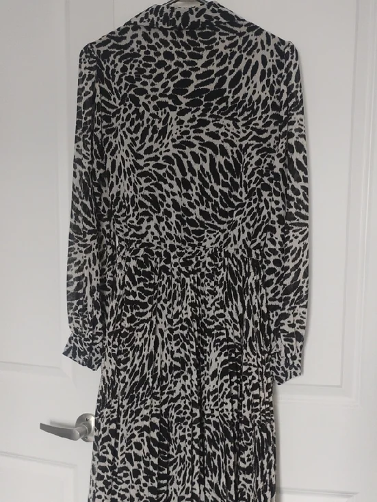 Michael Kors Black and White Printed Wrap-Style Midi Dress - Picture 6 of 6